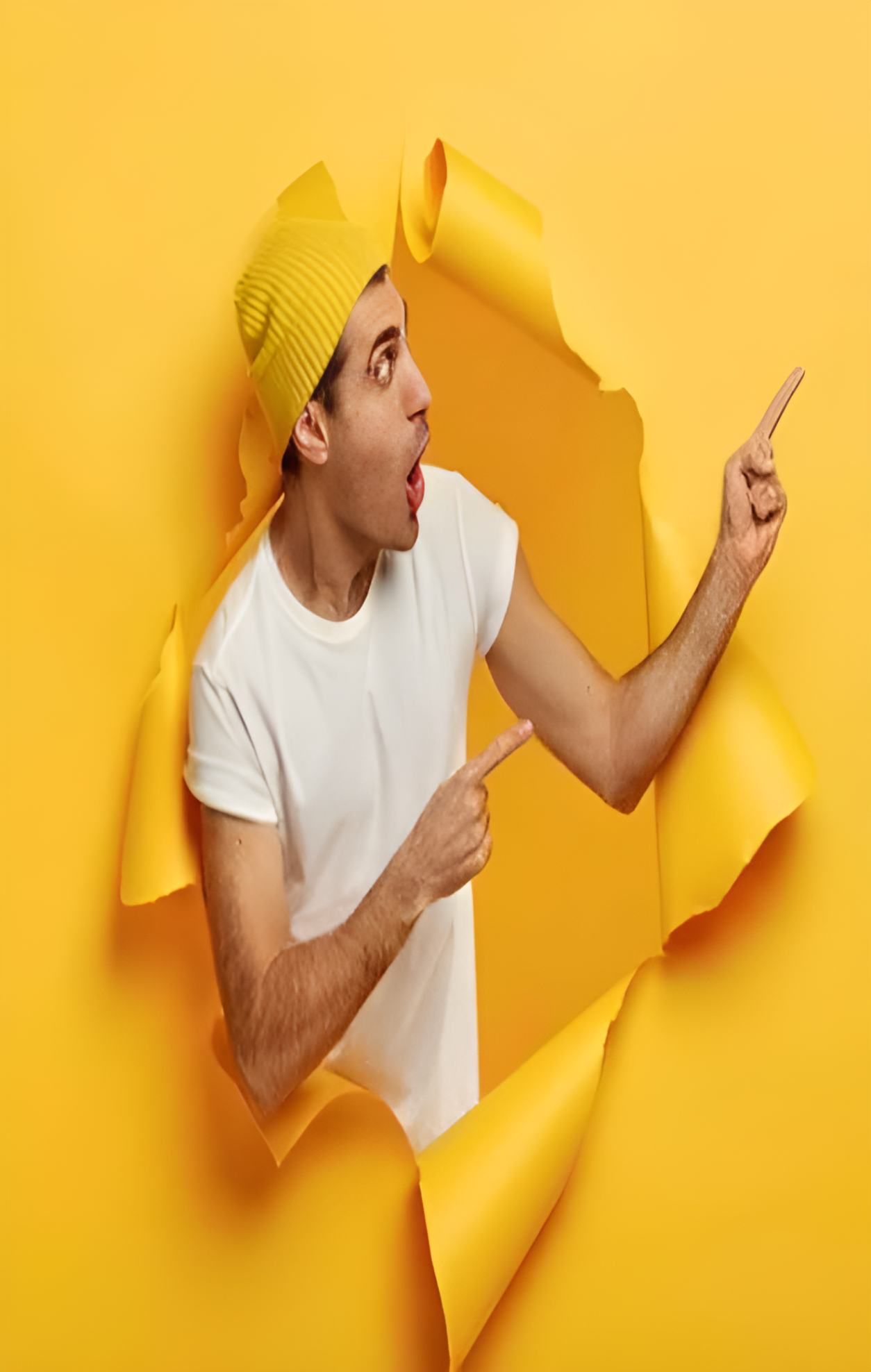 yellowcapwhitetshirtmenshocklook