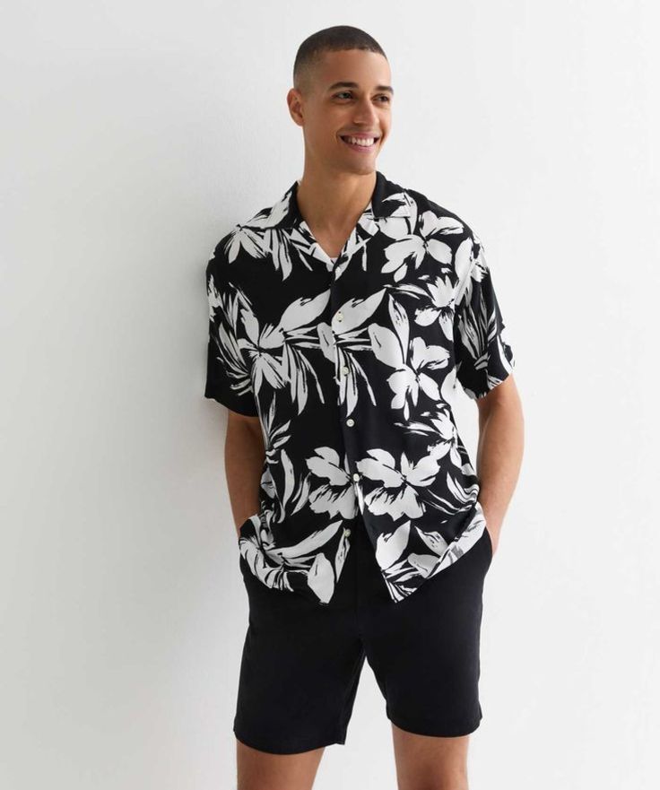 menblackandwhitecolorprintedshirt